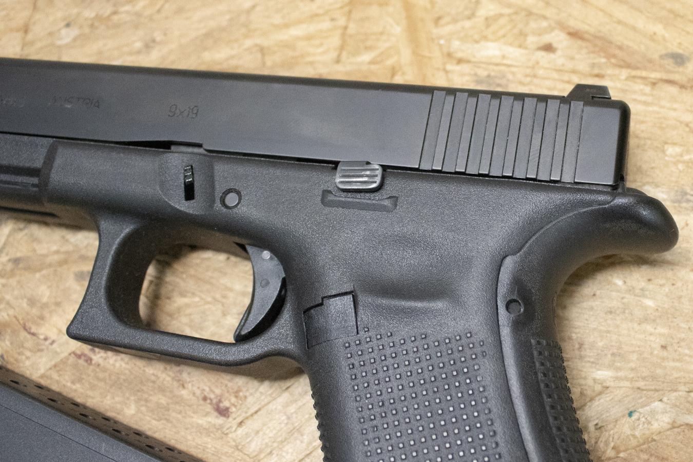 GLOCK 17 Gen5 9mm Police Trade-In Pistols with Three Magazines